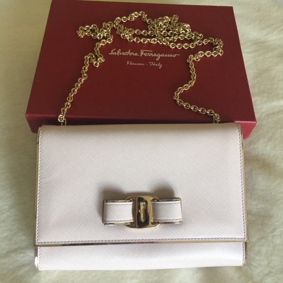 Salvatore Ferragamo Handbags - Ferragamo blush crossbody